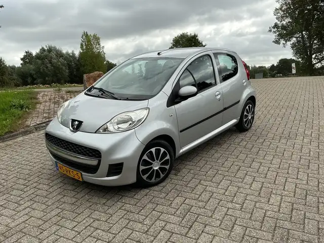 Peugeot 107 1.0-12V ACCENT