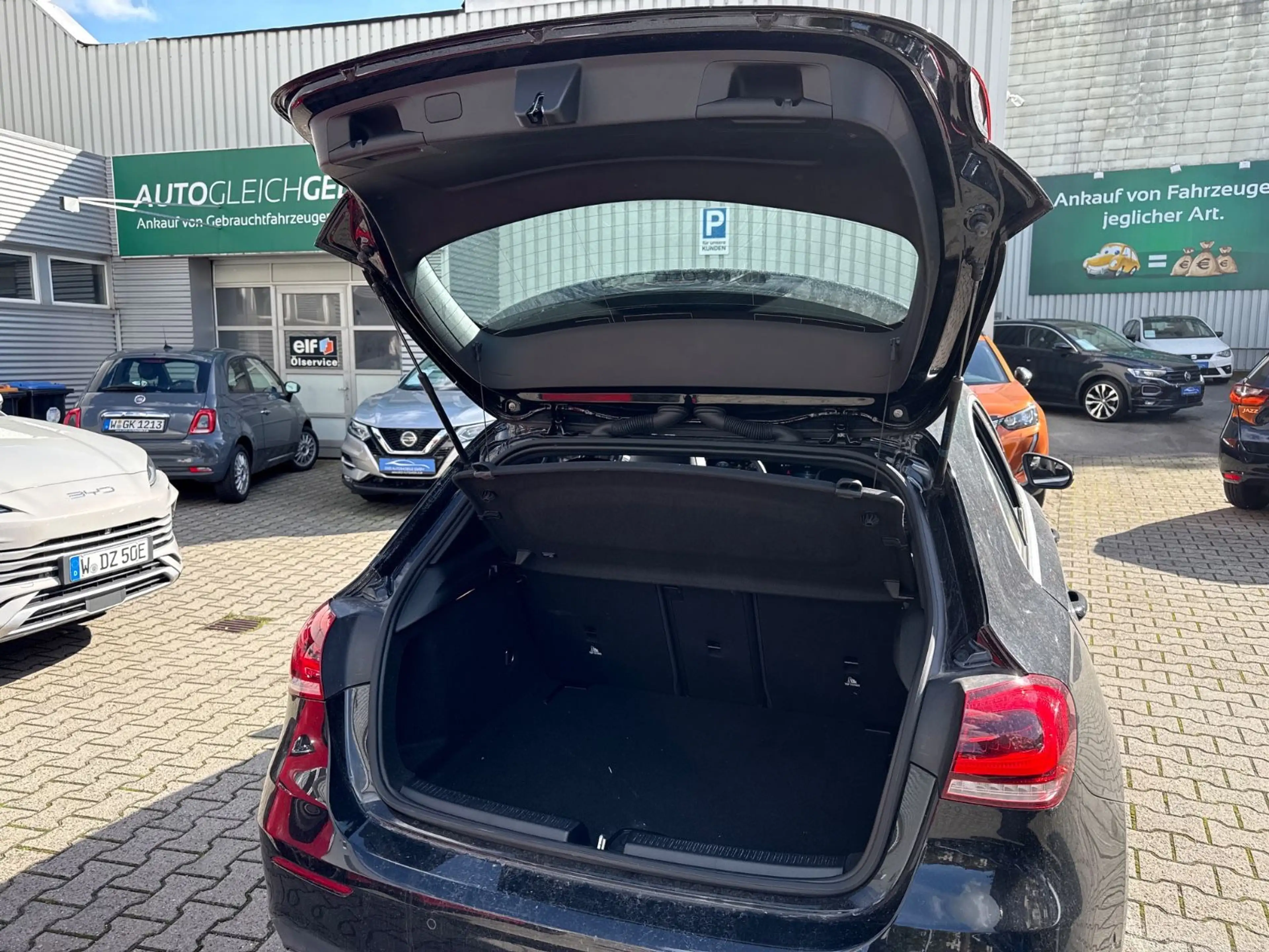 Mercedes-Benz A 200 AMG Line*Pano*Kamera*Carplay*Szh — photo 7