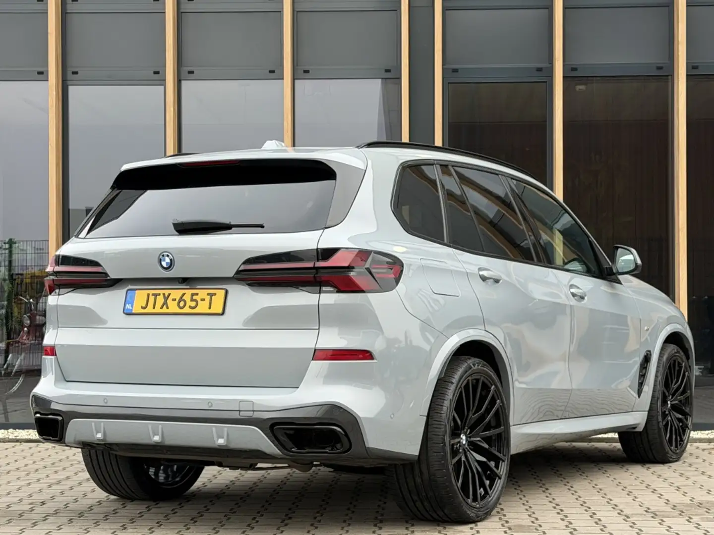 BMW X5 xDrive 50e M-Sport | Skylounge | Driving Assistant Gris - 2