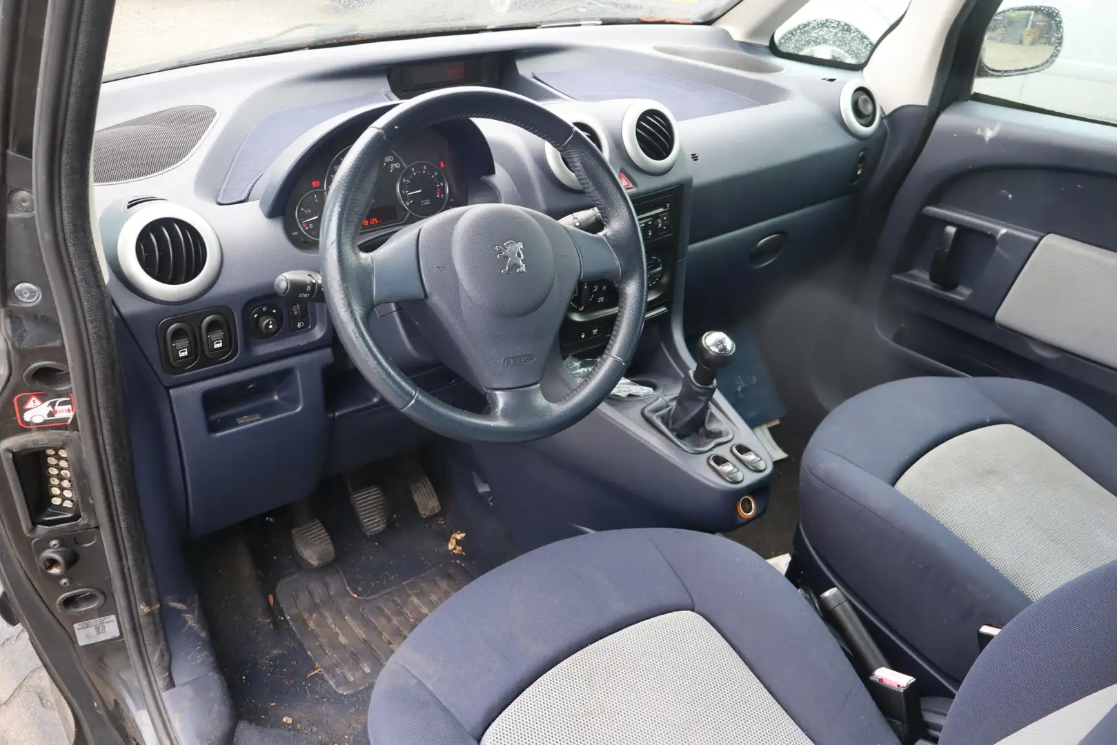 Peugeot 1007 1.4-16V Sesam Gentry Airco, Elektrische ramen, Rad Negro - 2