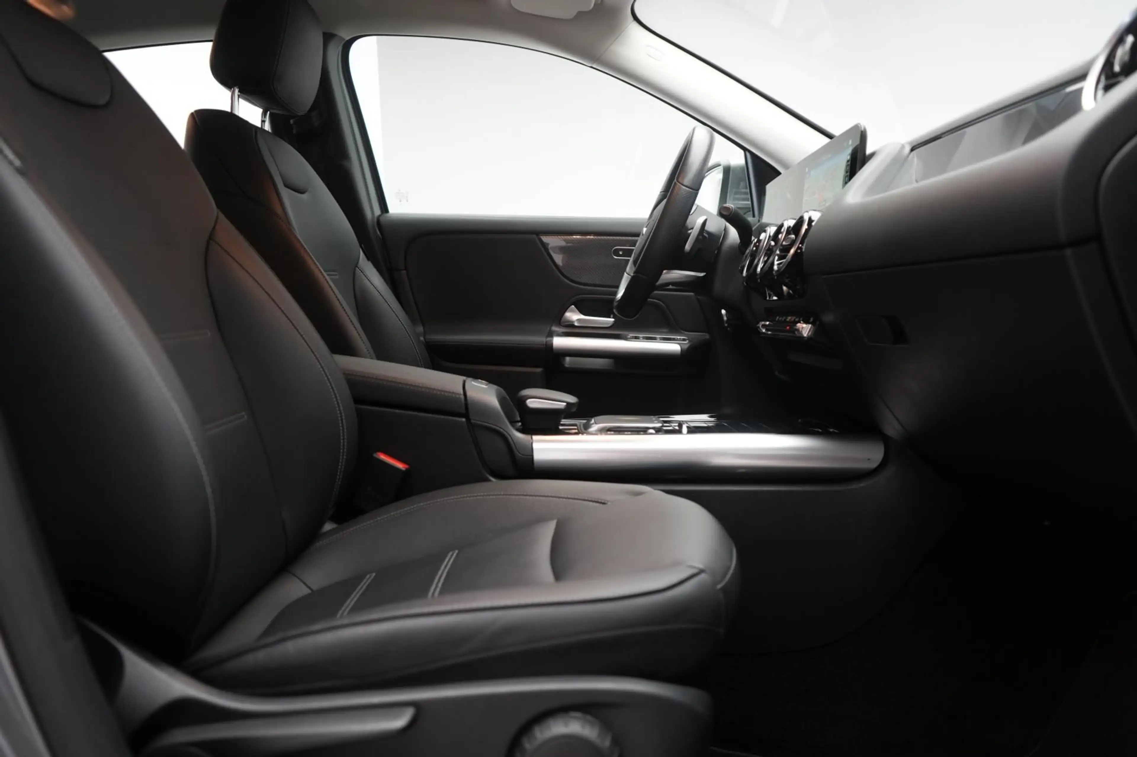 Mercedes-Benz GLA 220 d 8G-DCT AMG Line Leder/Temp/Kamera/Lane — photo 6