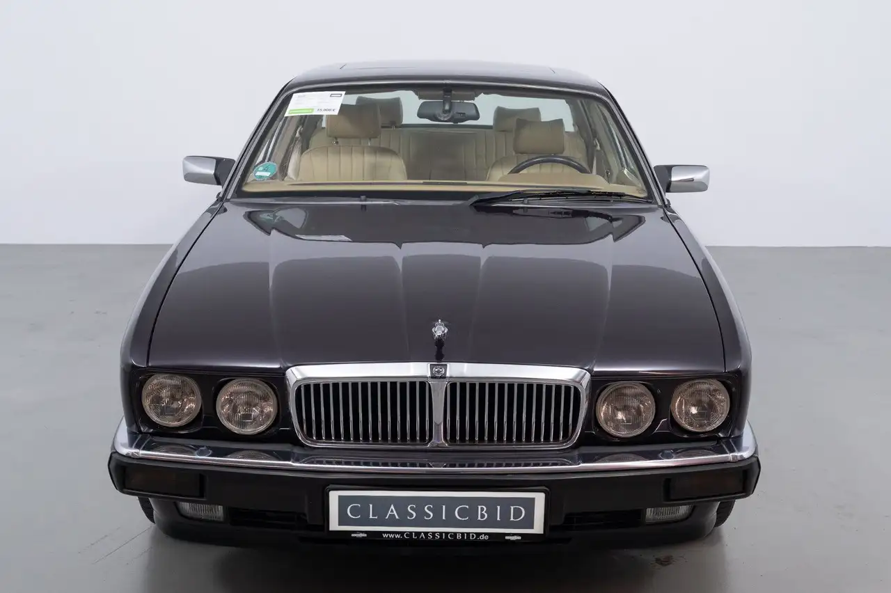 Jaguar XJ40, foto 3