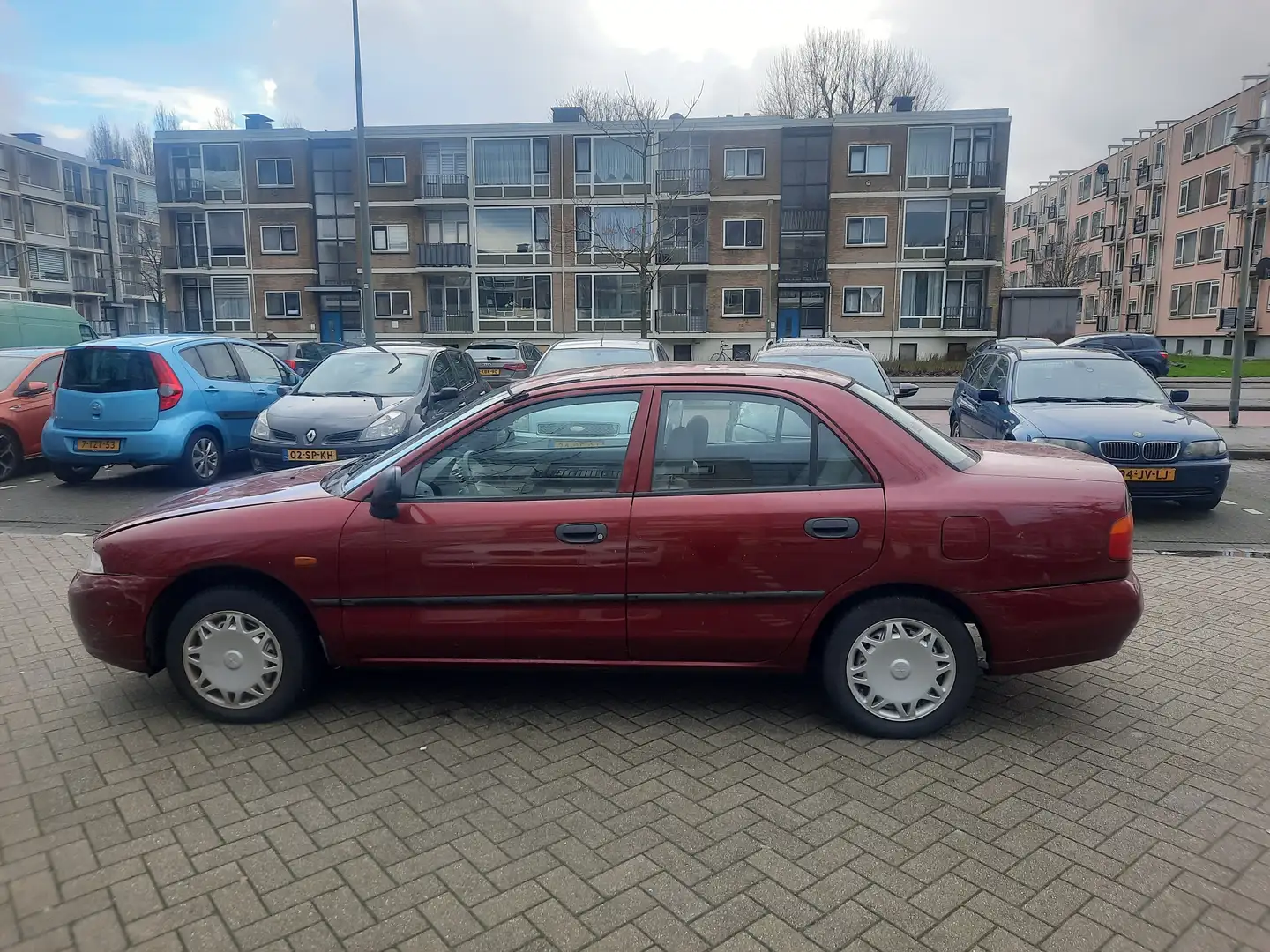 Mitsubishi Carisma 1.6 GL Kahverengi - 1