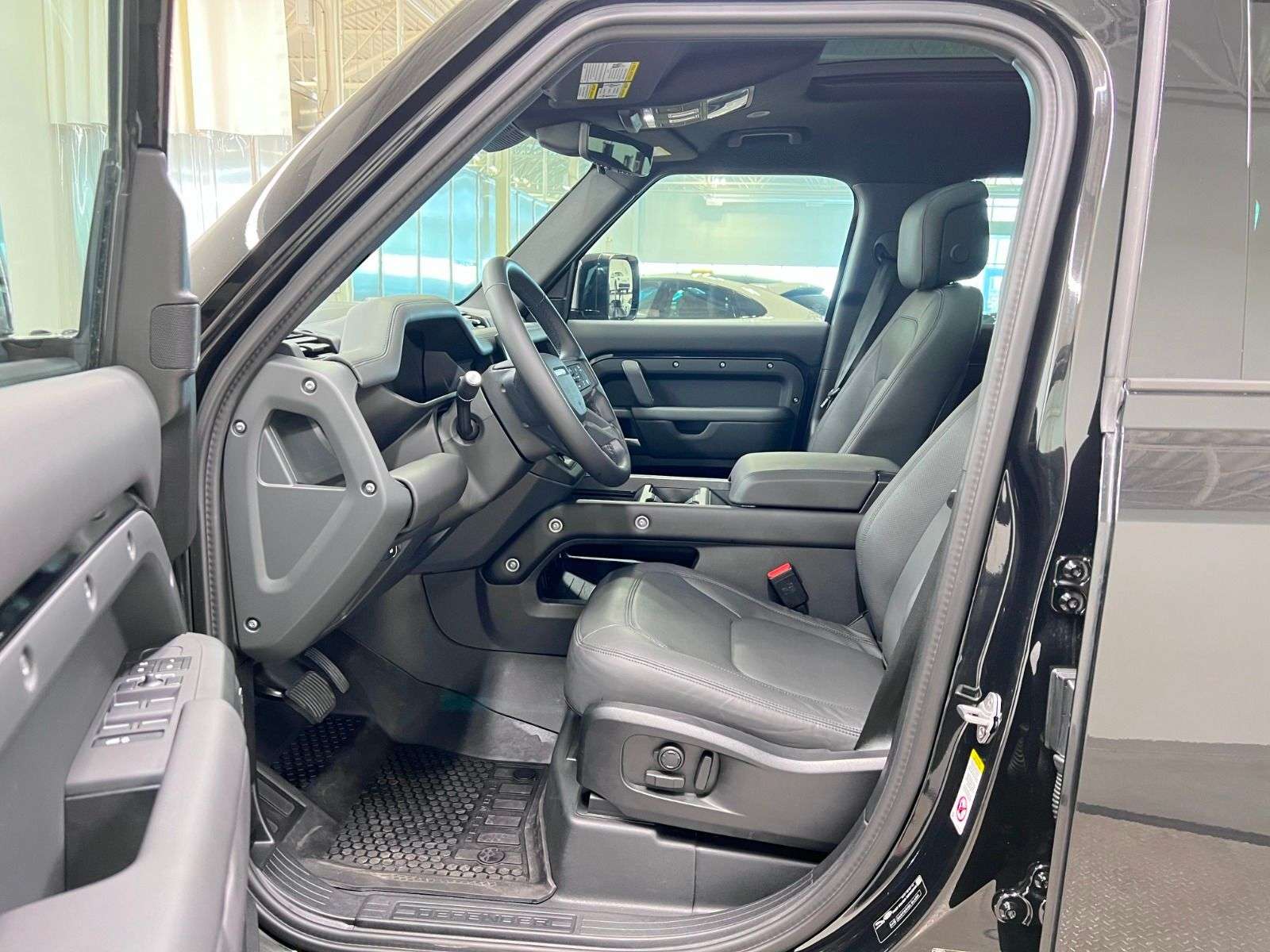 2025 Land Rover Defender P400 X-DYNAMIC SE thumb 33
