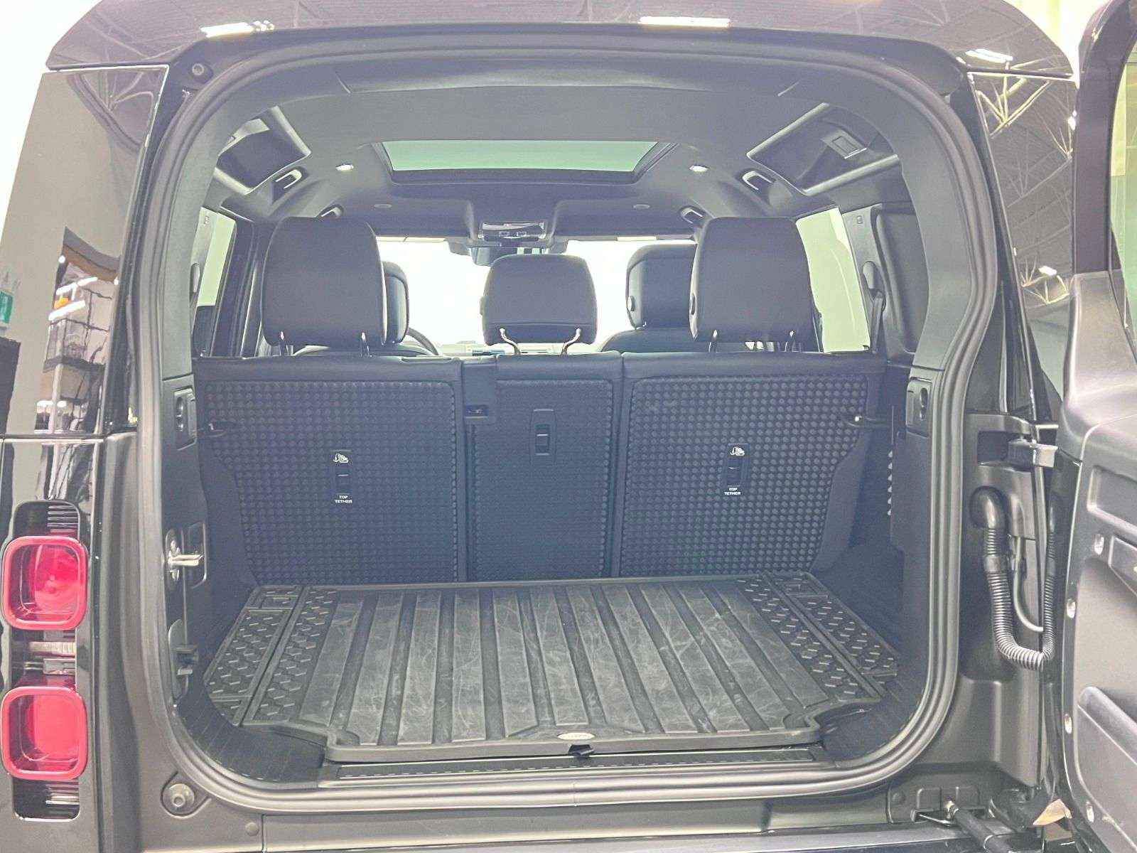 2025 Land Rover Defender P400 X-DYNAMIC SE thumb 15