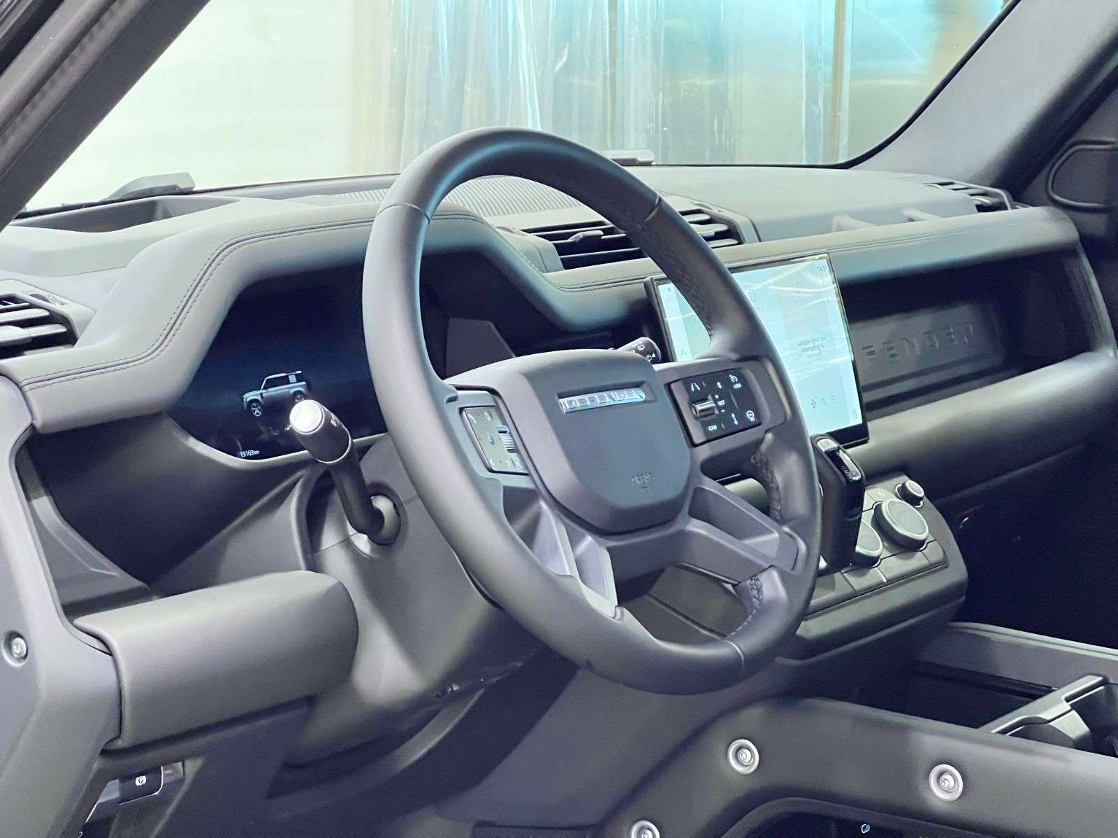 2025 Land Rover Defender P400 X-DYNAMIC SE thumb 31