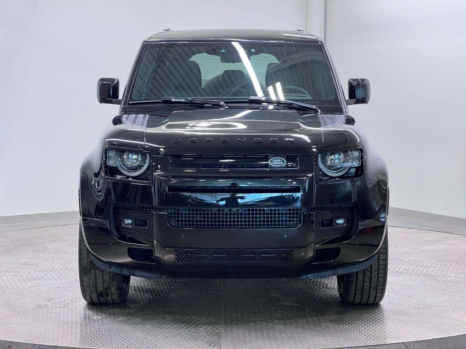 2025 Land Rover Defender P400 X-DYNAMIC SE thumb 8