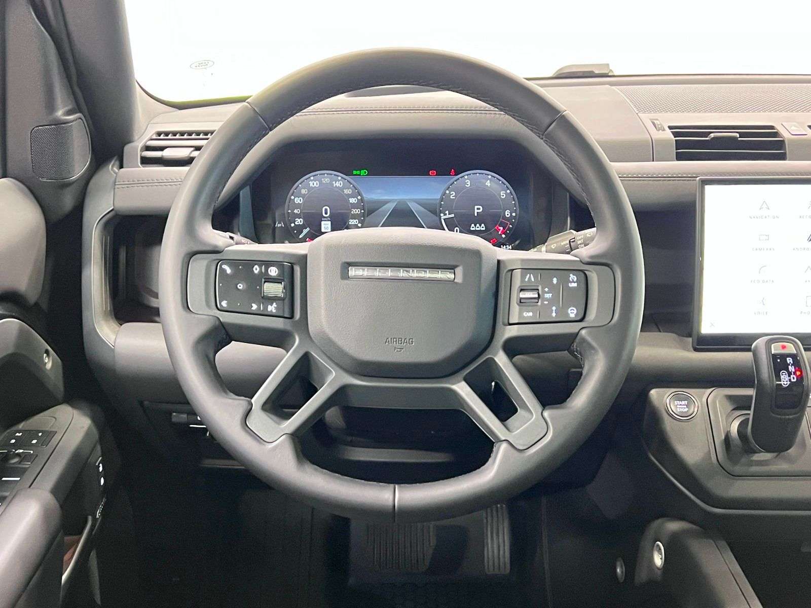 2025 Land Rover Defender P400 X-DYNAMIC SE thumb 16