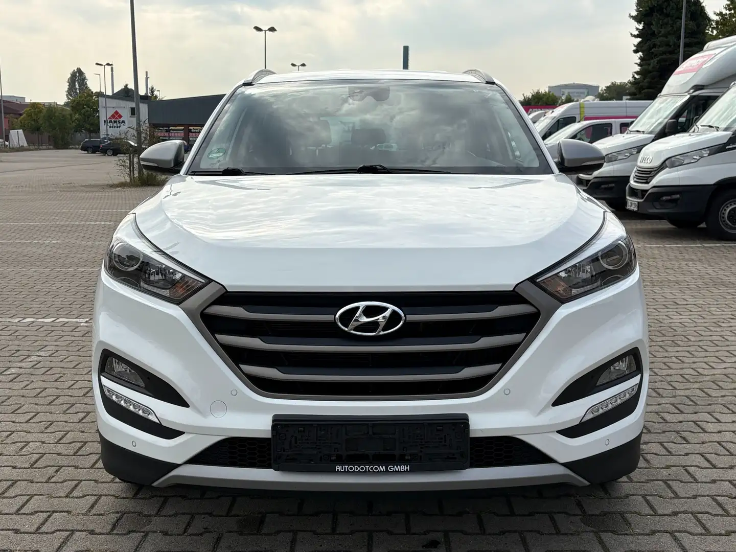 Hyundai TUCSON Tucson 1.6 Turbo Advantage *AHK*KAMERA*NAVI*SPUR Weiß - 1