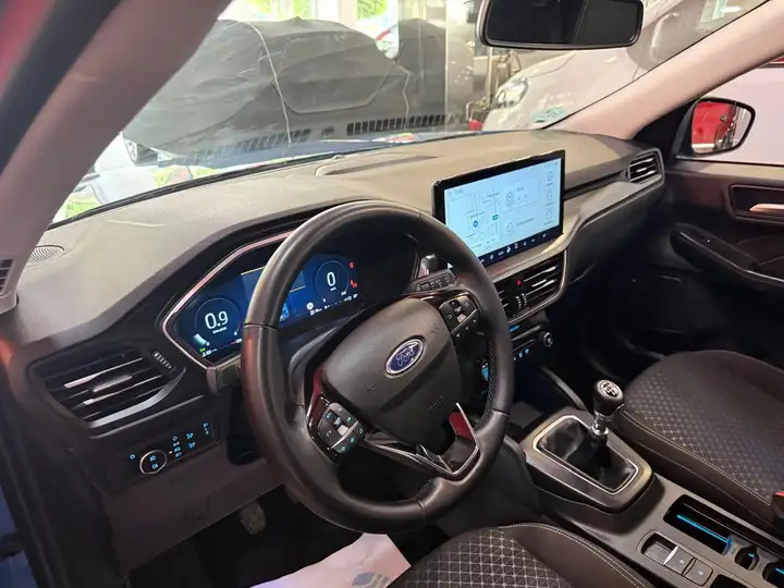 Ford Kuga Titanium 1.5 EcoBoost 2025, foto 18