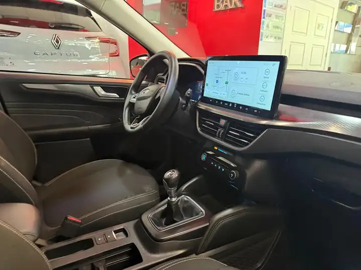 Ford Kuga Titanium 1.5 EcoBoost 2025, foto 15