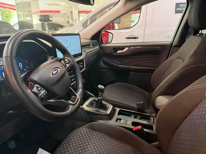 Ford Kuga Titanium 1.5 EcoBoost 2025, foto 14