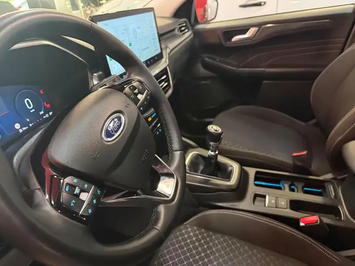 Ford Kuga Titanium 1.5 EcoBoost 2025, foto 12