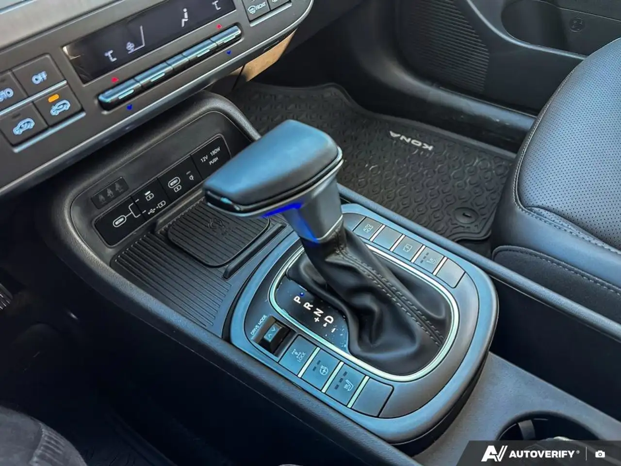 Hyundai KONA снимка Hyundai KONA