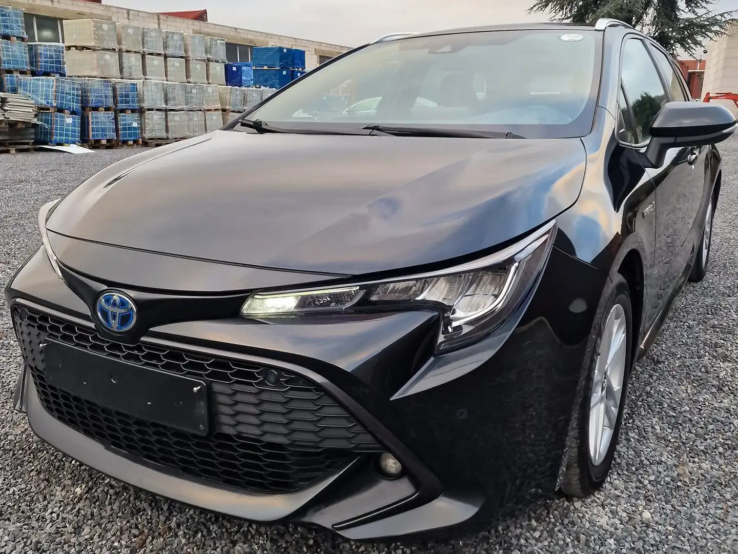 Toyota Corolla 1.8 Hybrid e-CVT Noir - 1