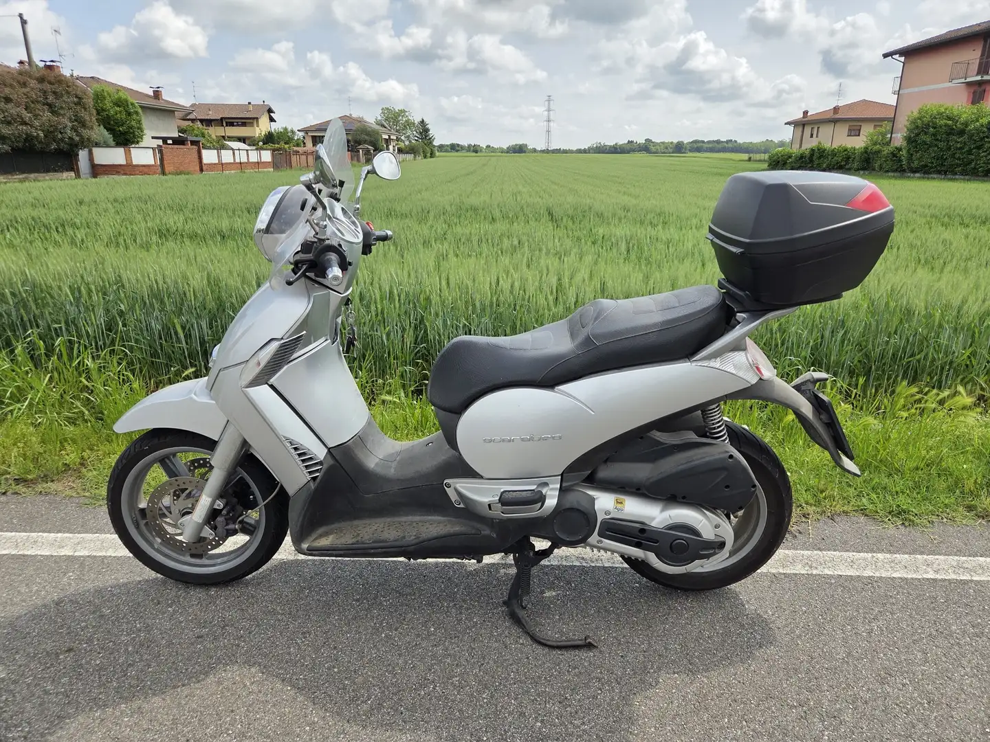 Aprilia Scarabeo 500 ie Argintiu - 1