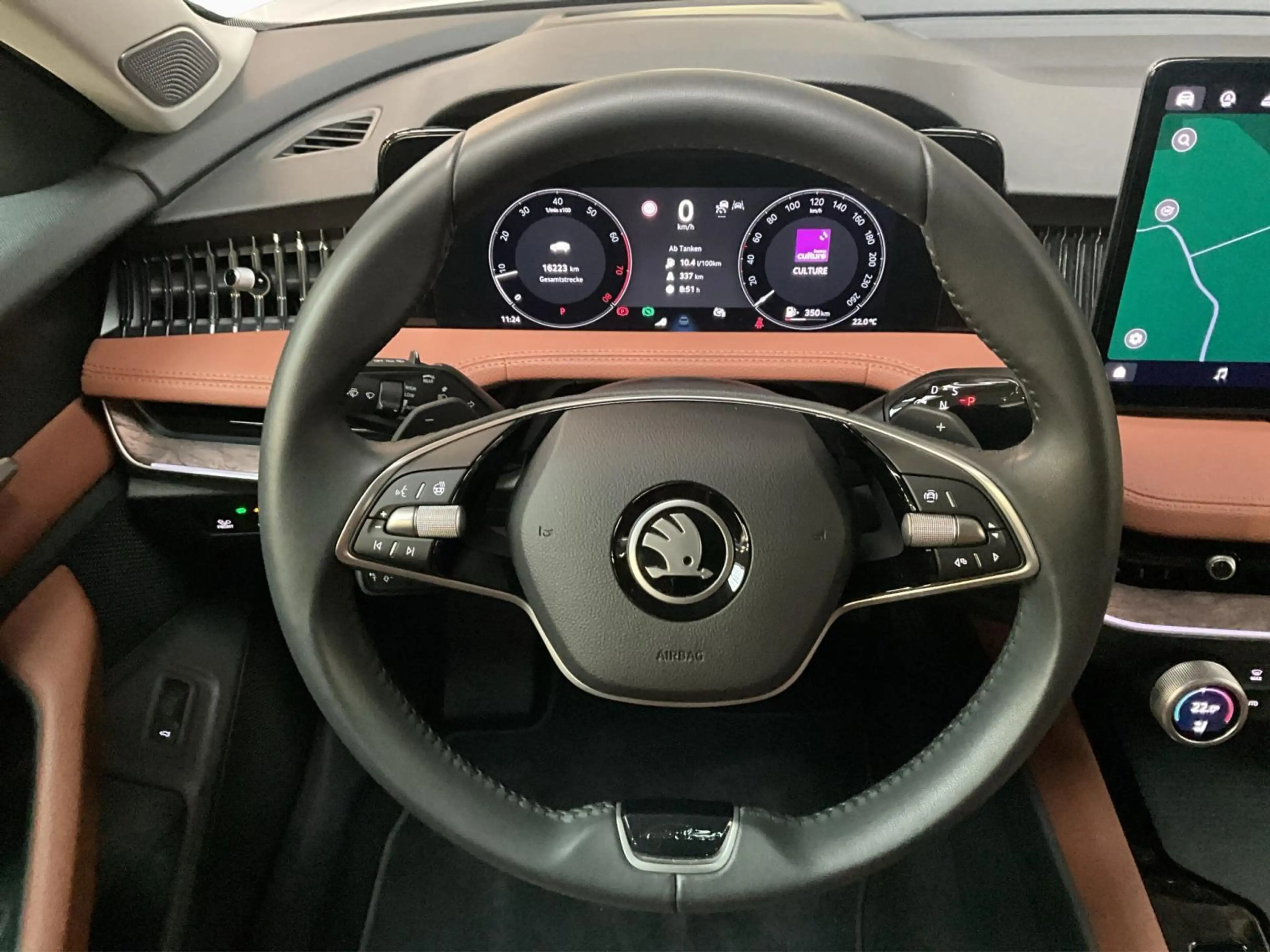 Skoda Superb L&K+DSG+4x4+AHK+LM19+Head-up+Pano+Led+Navi+DAB — photo 10