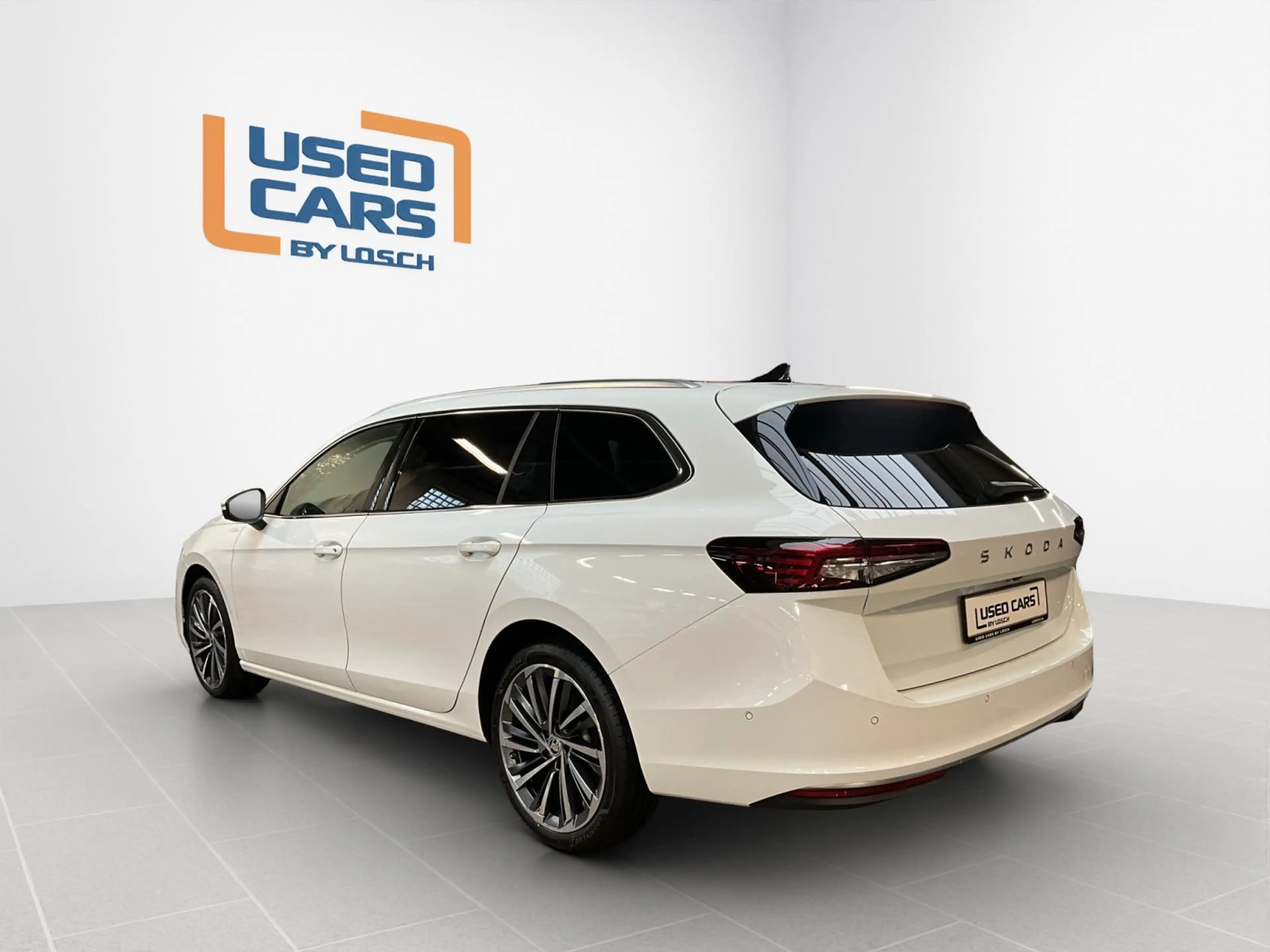 Skoda Superb L&K+DSG+4x4+AHK+LM19+Head-up+Pano+Led+Navi+DAB — photo 6