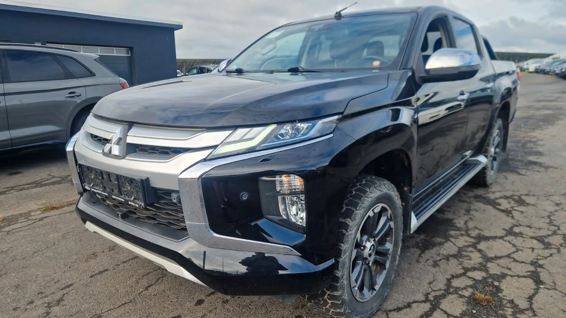 Mitsubishi L200 Top Doppelkabine 4WD Leder 360* Totwinkel Negro - 1