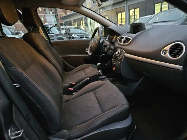 Renault Clio view 11