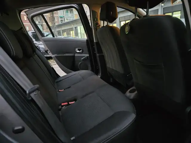 Renault Clio view 12