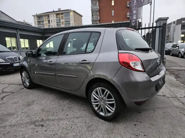 Renault Clio view 6