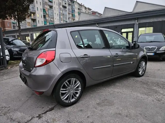 Renault Clio view 4