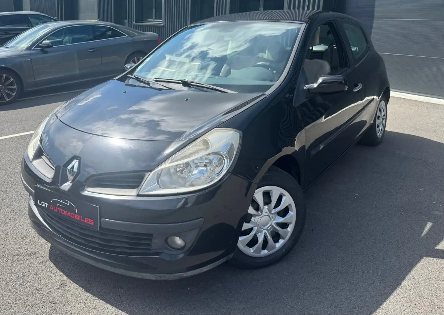 Renault Clio III 1.5 dCi 85ch Confort Expression Noir - 2