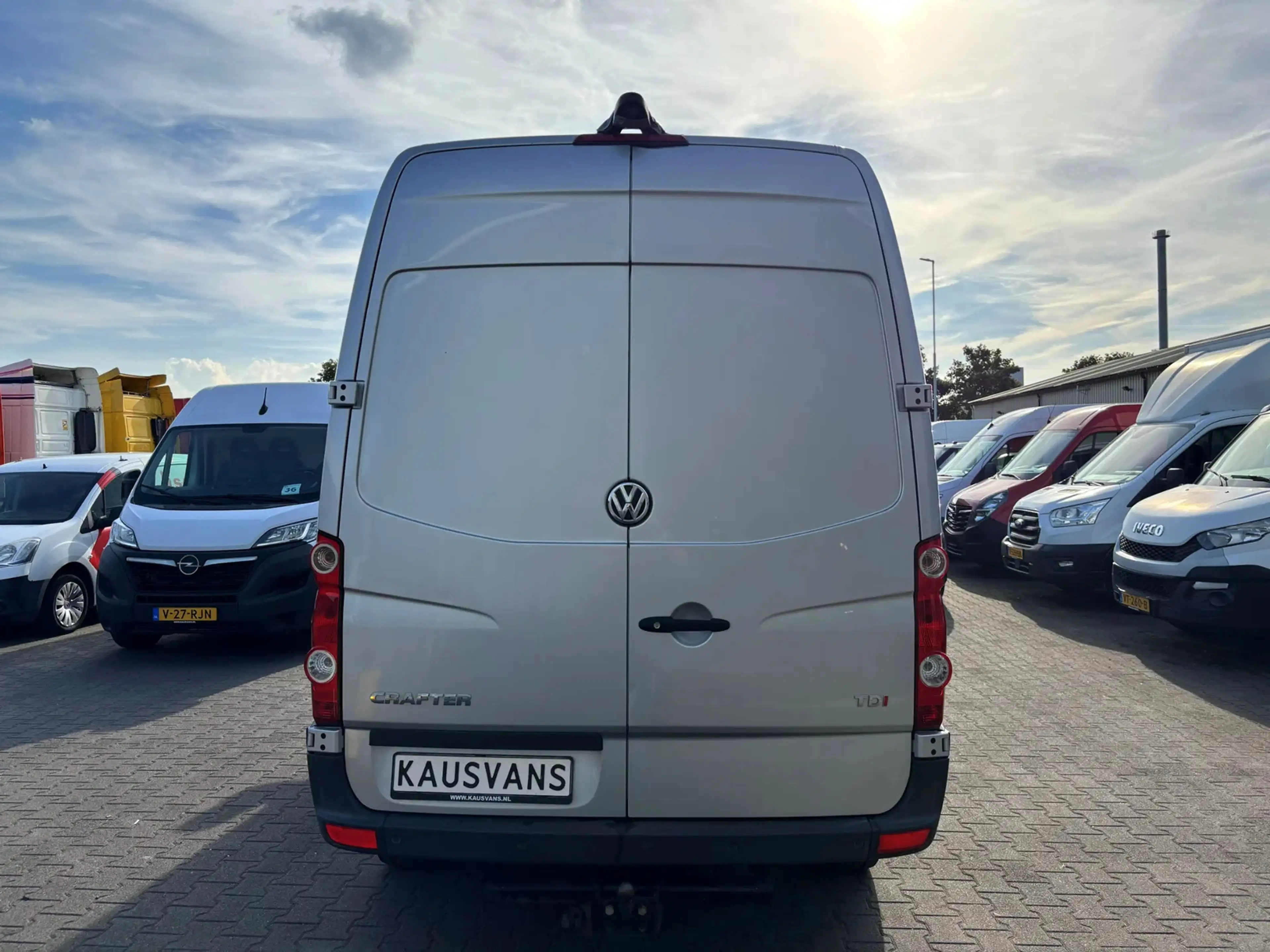 Volkswagen Crafter 2.0 TDI L2 H2 FULL OPTIONS!! EURO 6! — photo 6