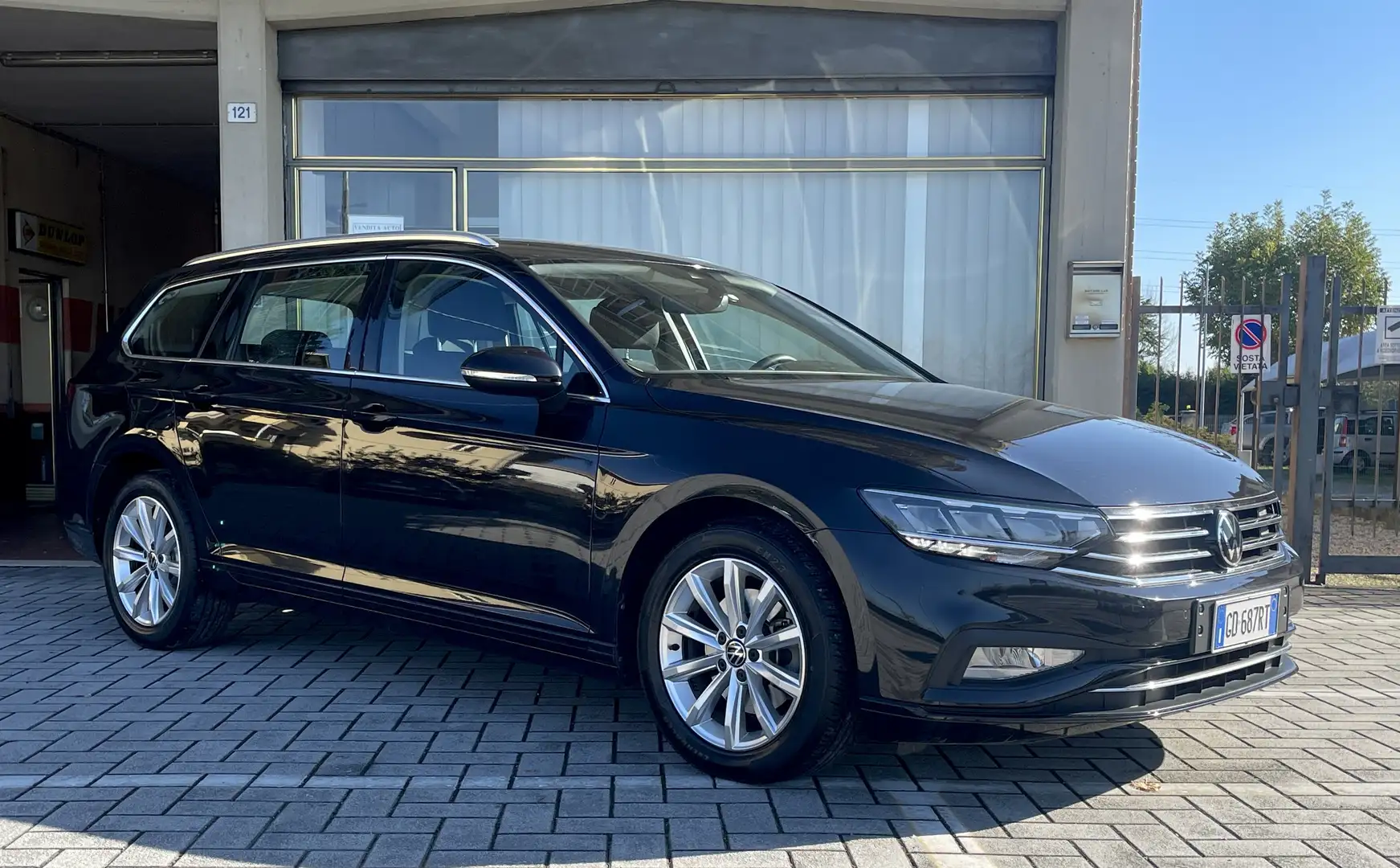 Volkswagen Passat Variant Passat VIII Variant 2.0 tdi Business 122cv dsg Nero - 2