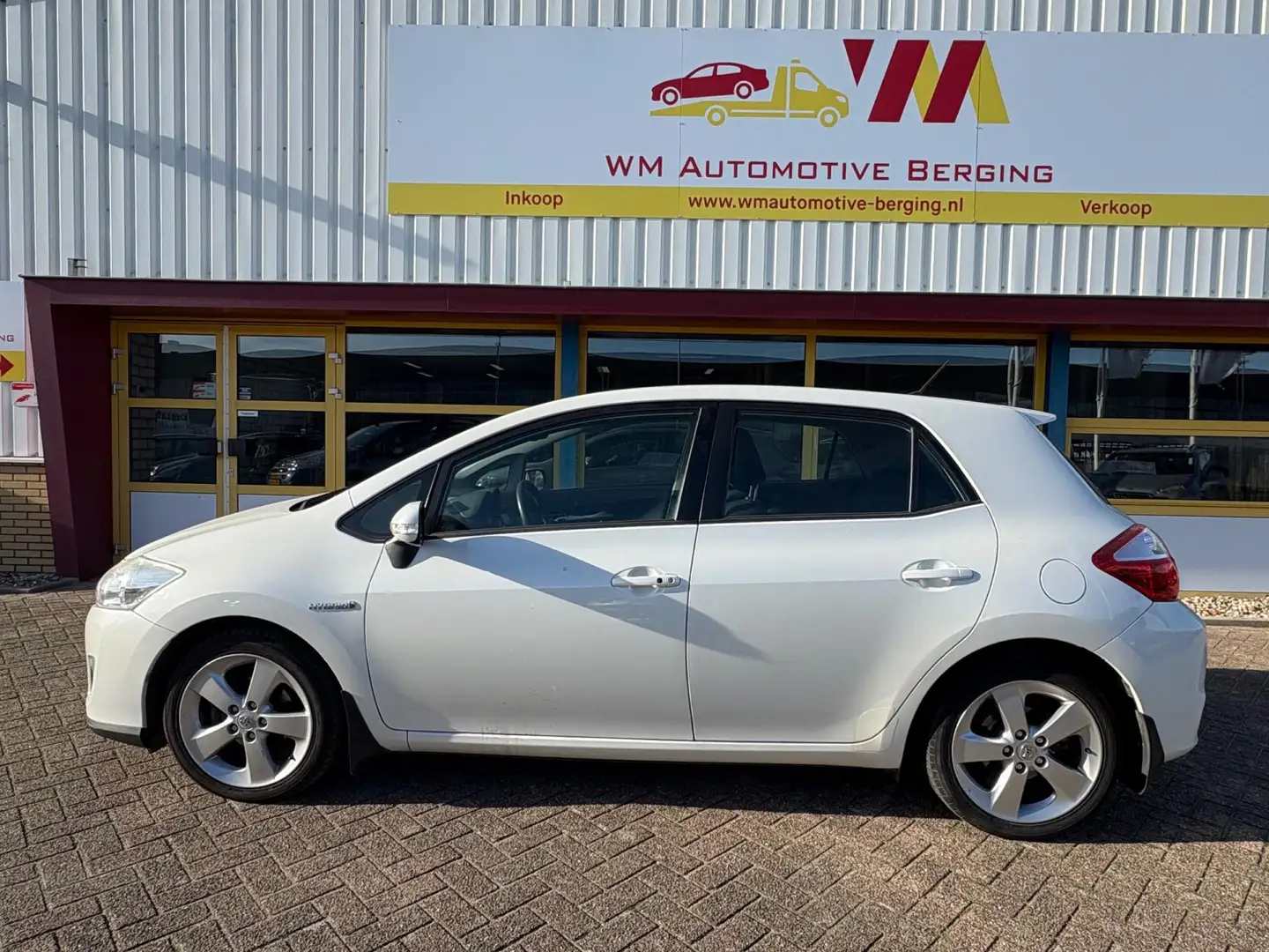 Toyota Auris 1.8 Full Hybrid Dynamic Business Blanc - 2
