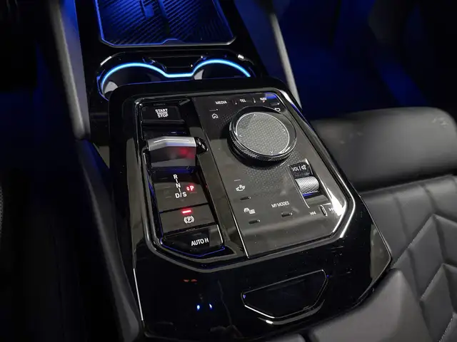 BMW 5 Series view 15