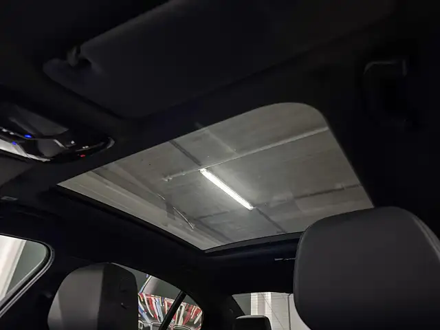 BMW 5 Series view 10