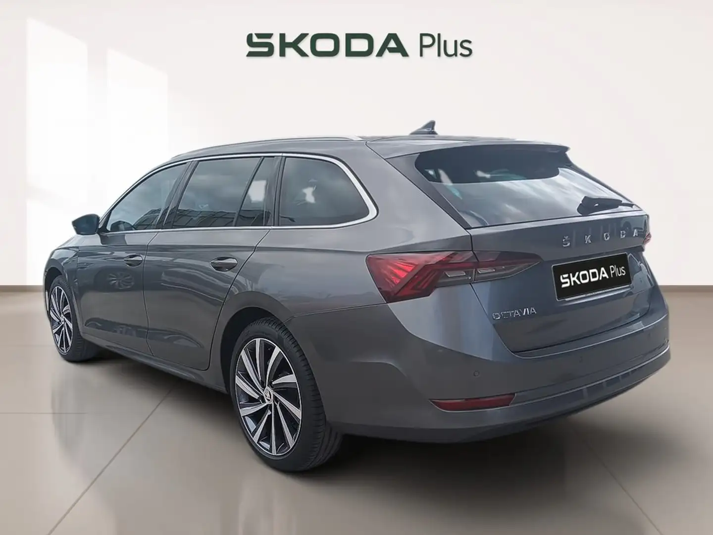Skoda Octavia Combi 2.0TDI Selection DSG7 110kW Burdeos - 2
