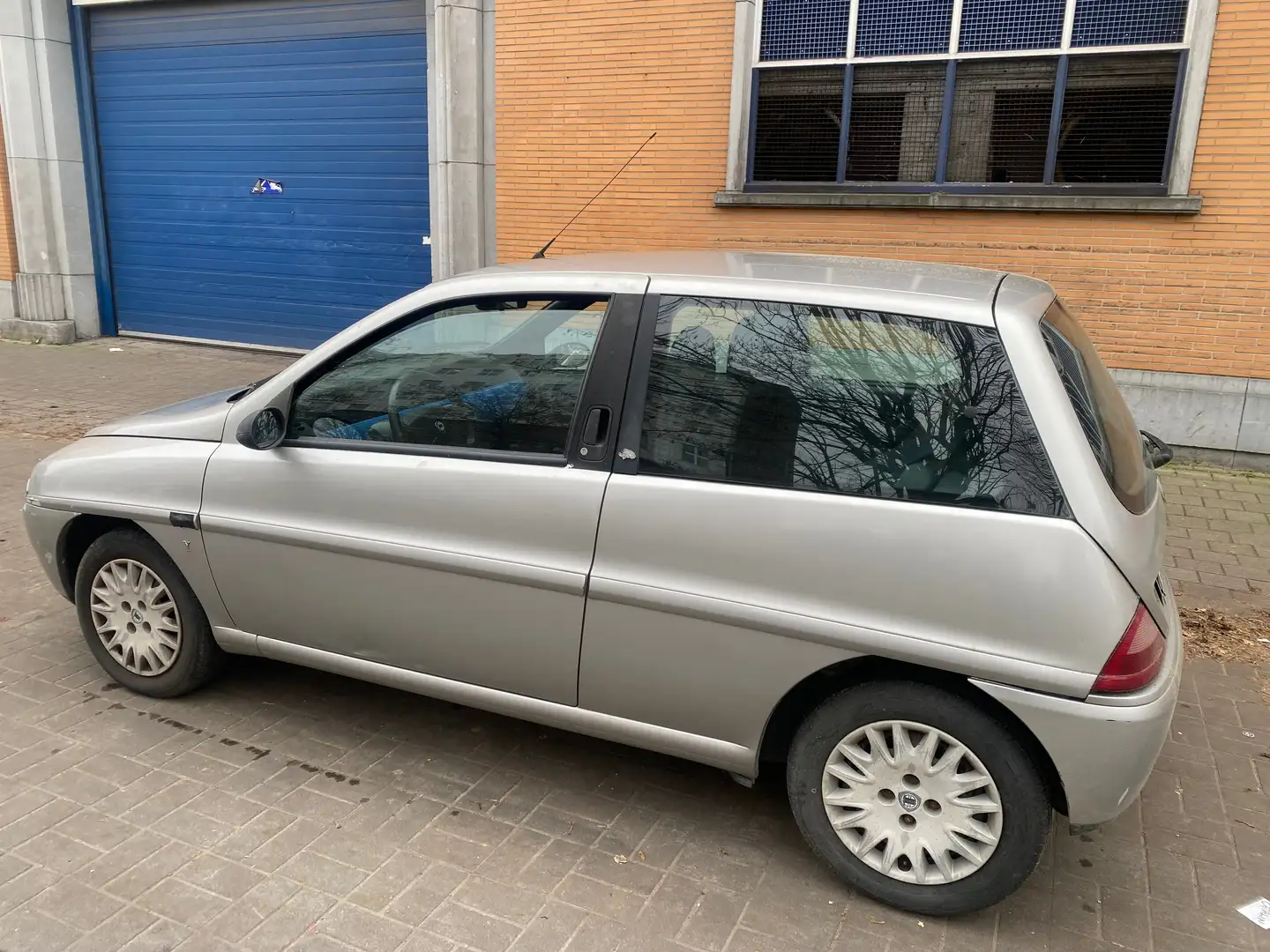 Lancia Y 1.2i Unica * A PRENDRE DANS LETAT ! Grau - 2