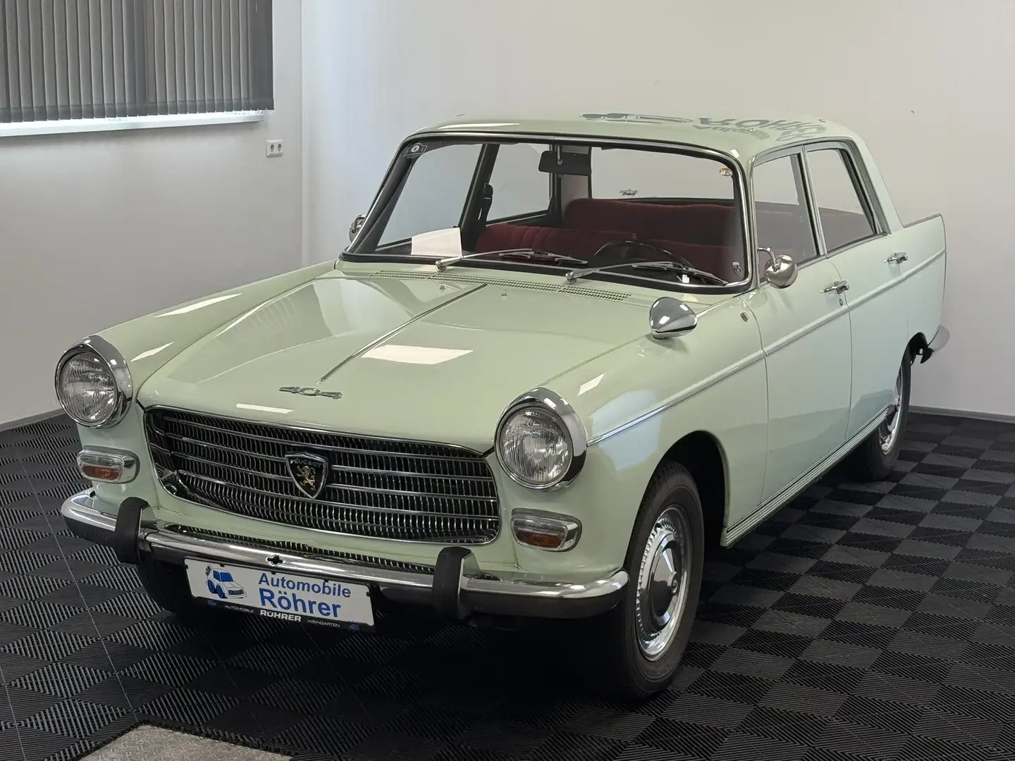 Peugeot 404 Grün - 2