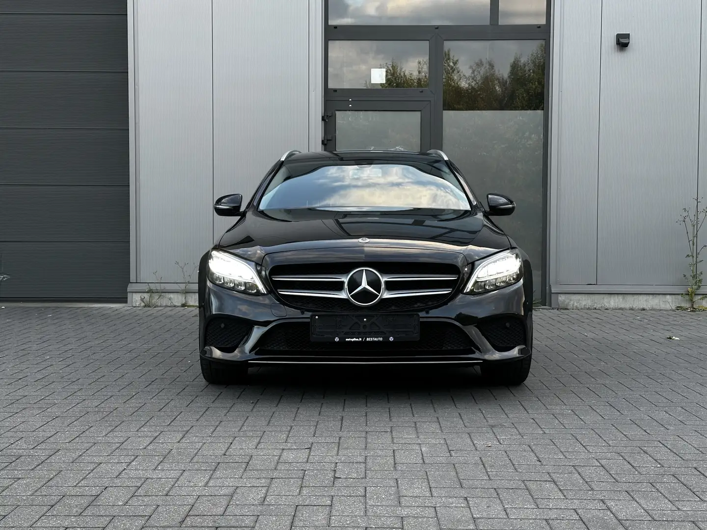 Mercedes-Benz C 180 d T 9G-TRONIC Avantgarde Zwart - 2
