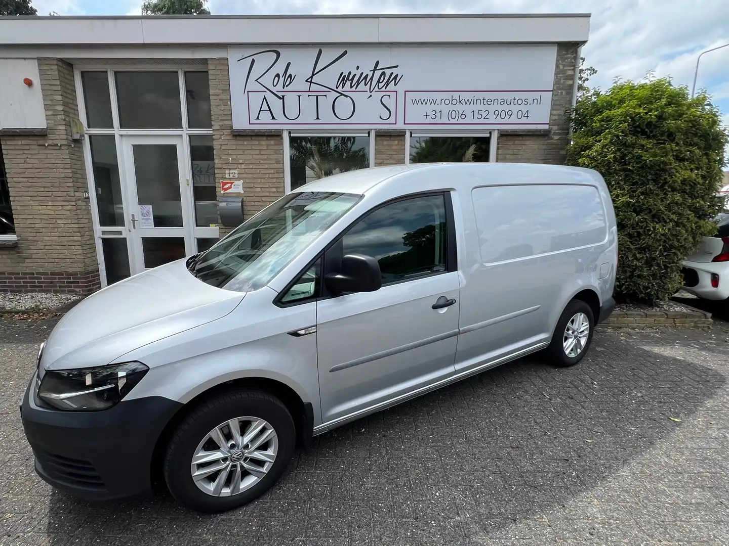 Volkswagen Caddy 2.0 TDI L2H1 BMT Maxi Trendline Automaat Grijs - 2