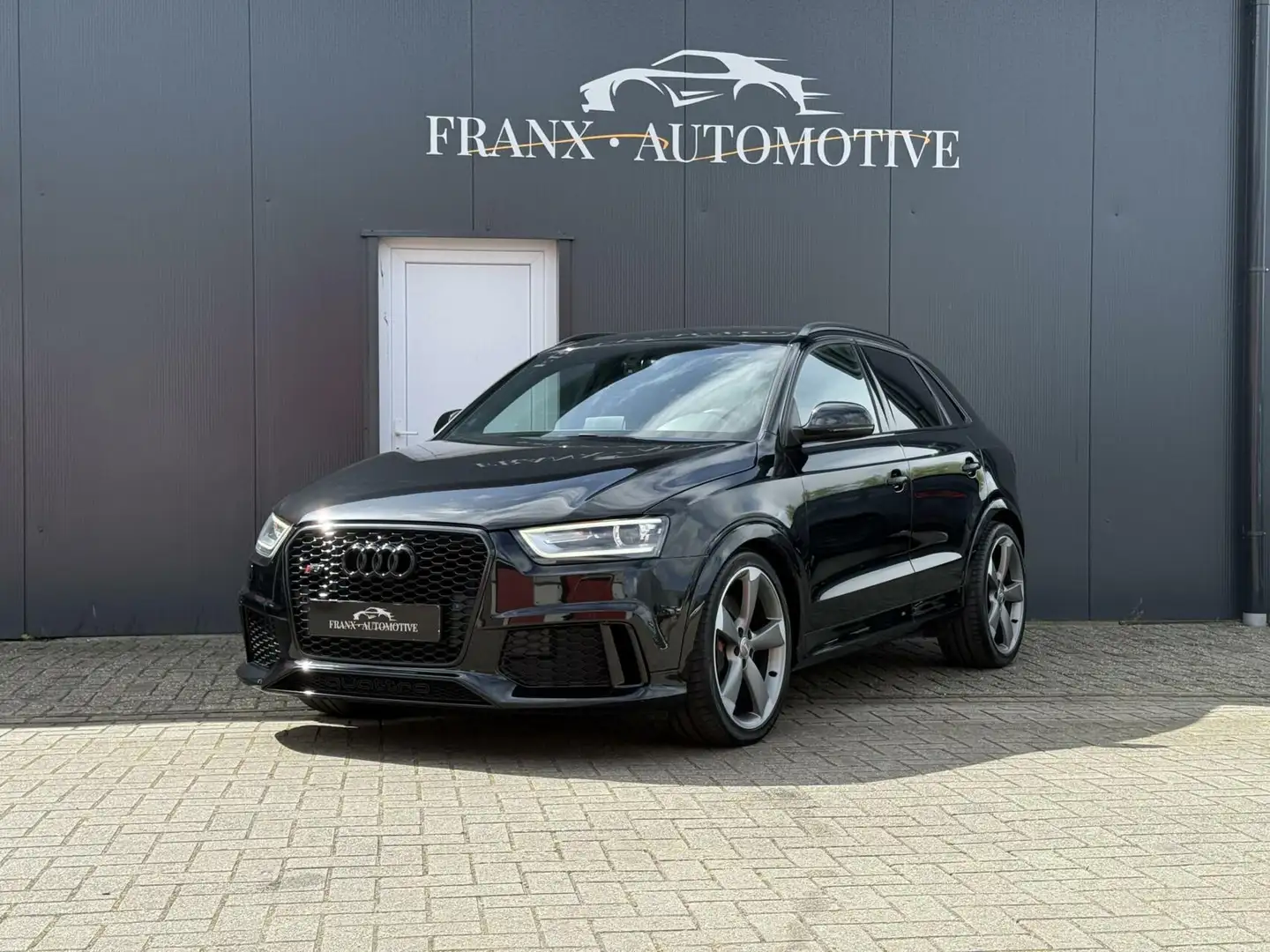 Audi RS Q3 2.5 TFSI RS Q3 quattro Černá - 2