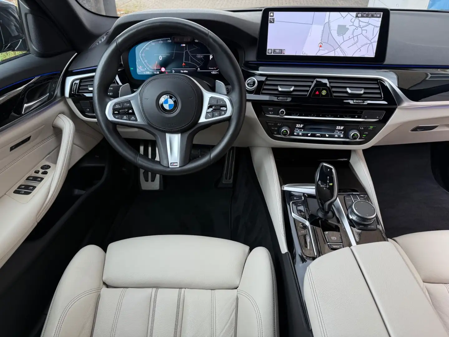 BMW 520 d M Sport HeadUp ACC 360°Kamera 20" Noir - 2