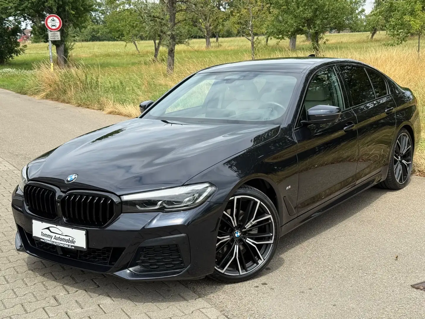 BMW 520 d M Sport HeadUp ACC 360°Kamera 20" Noir - 1