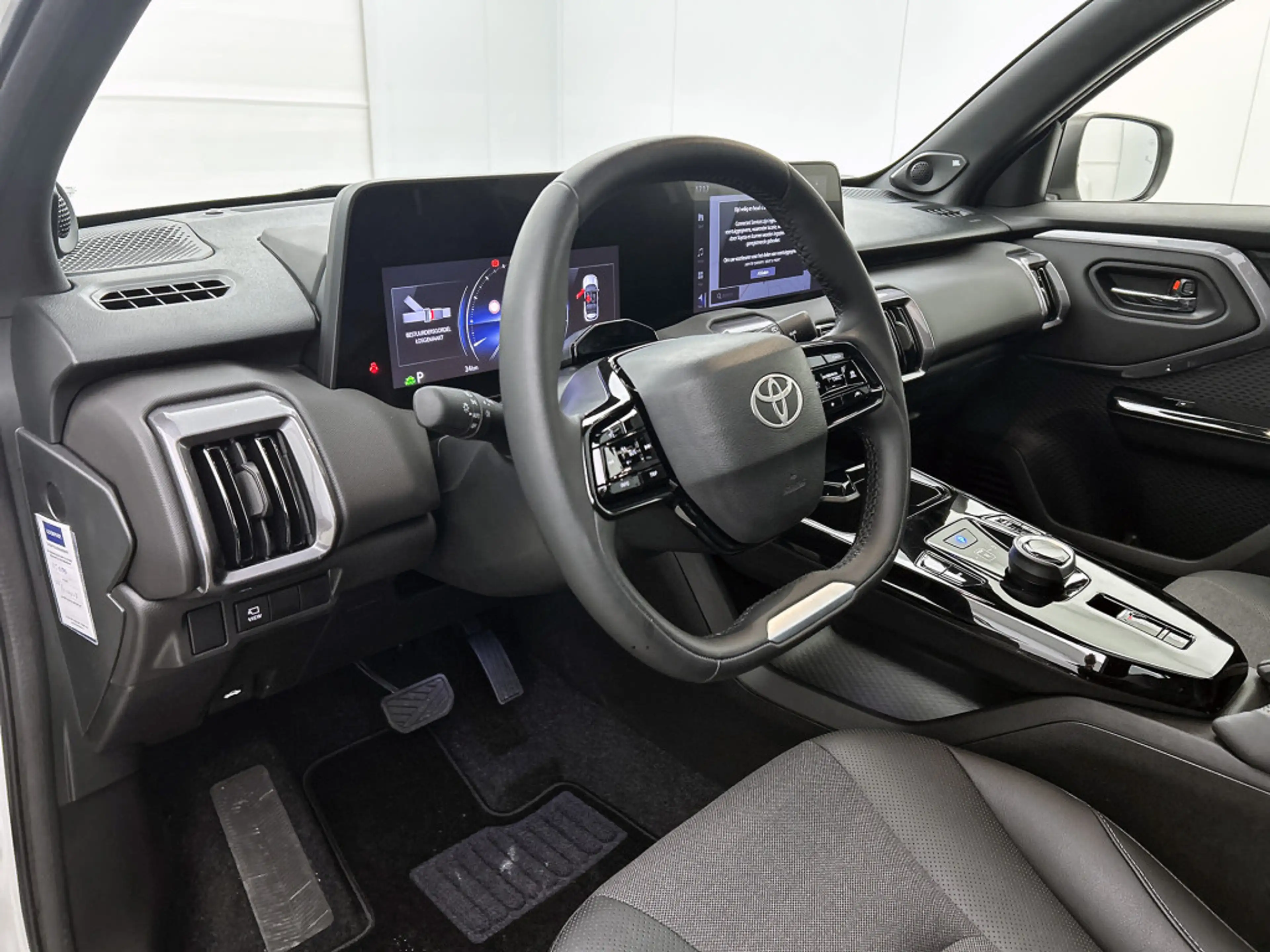 Toyota Urban Cruiser Executive 61 kWh | Apple Carplay & Android Auto | — photo 10