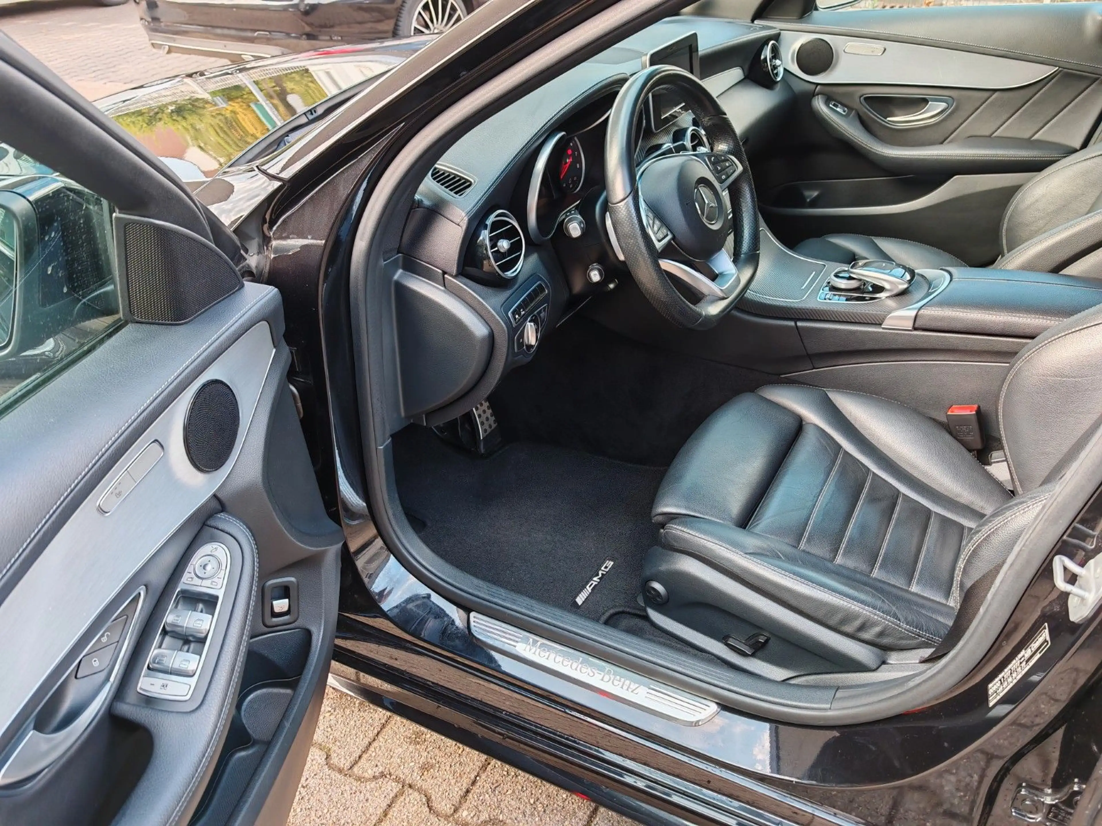 Mercedes-Benz C 250 T AMG Leder LED Ambiente Kamera Spur Navi — photo 11