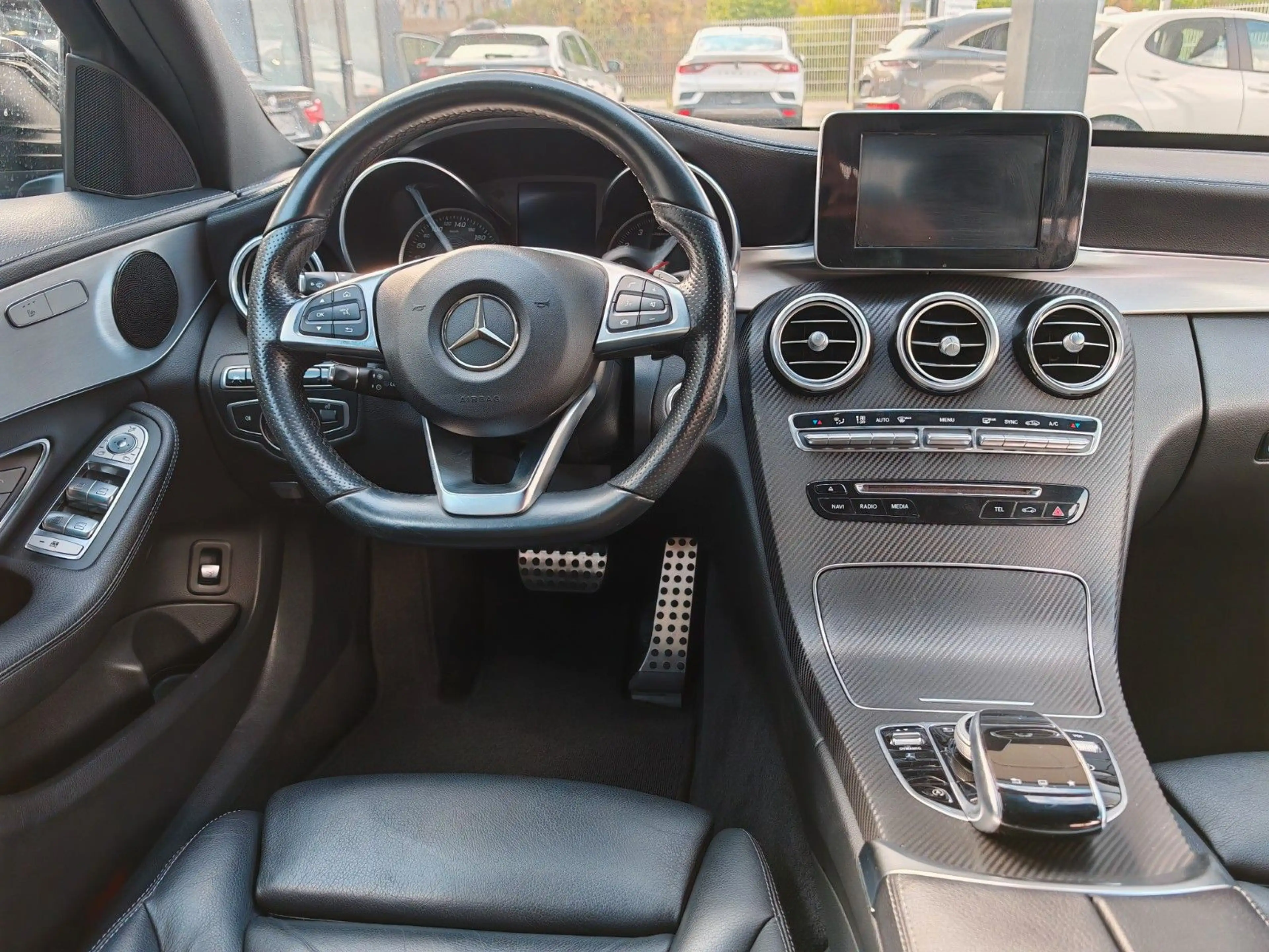 Mercedes-Benz C 250 T AMG Leder LED Ambiente Kamera Spur Navi — photo 14