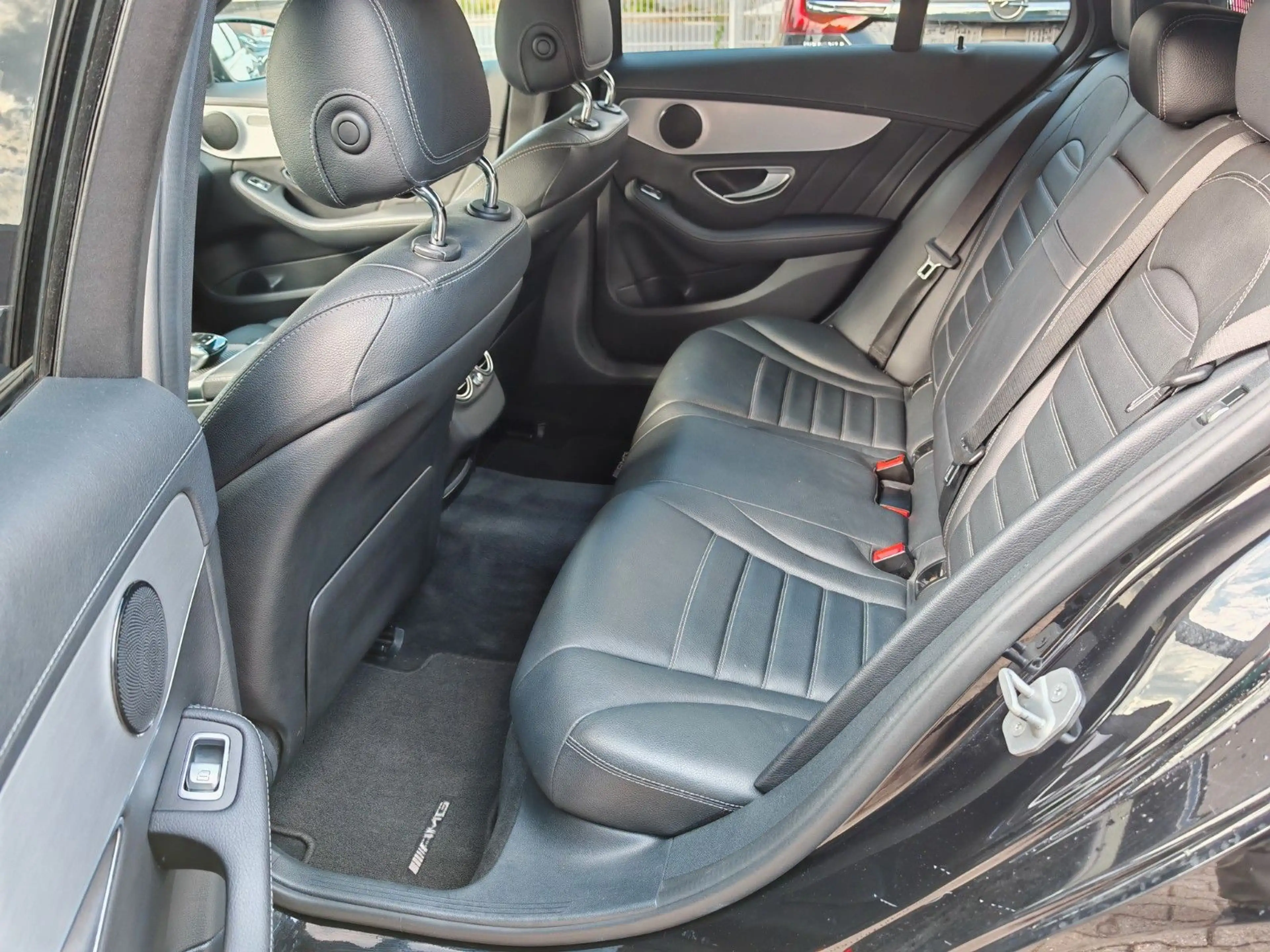 Mercedes-Benz C 250 T AMG Leder LED Ambiente Kamera Spur Navi — photo 15