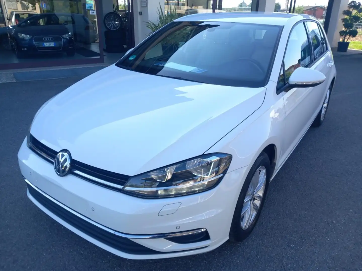 Volkswagen Golf 1.0 TSI 115 CV 5p. Comfortline BlueMotion Technol Bianco - 1