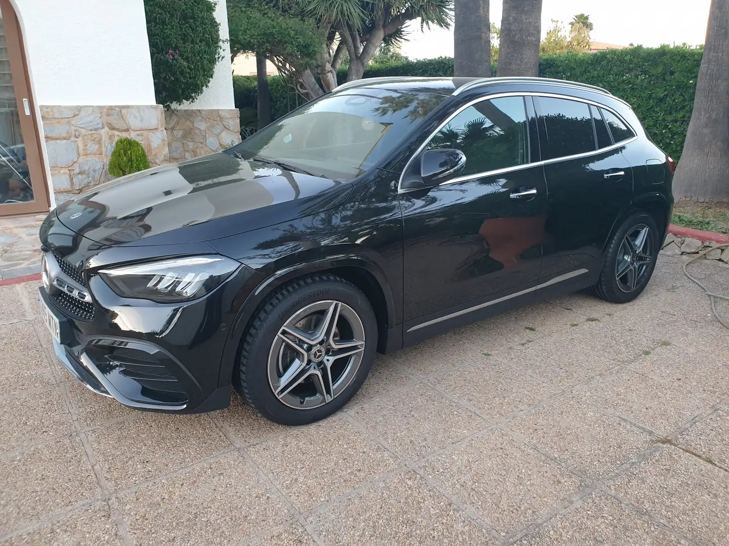 Mercedes-Benz GLA 200 200d 8G-DCT - 2