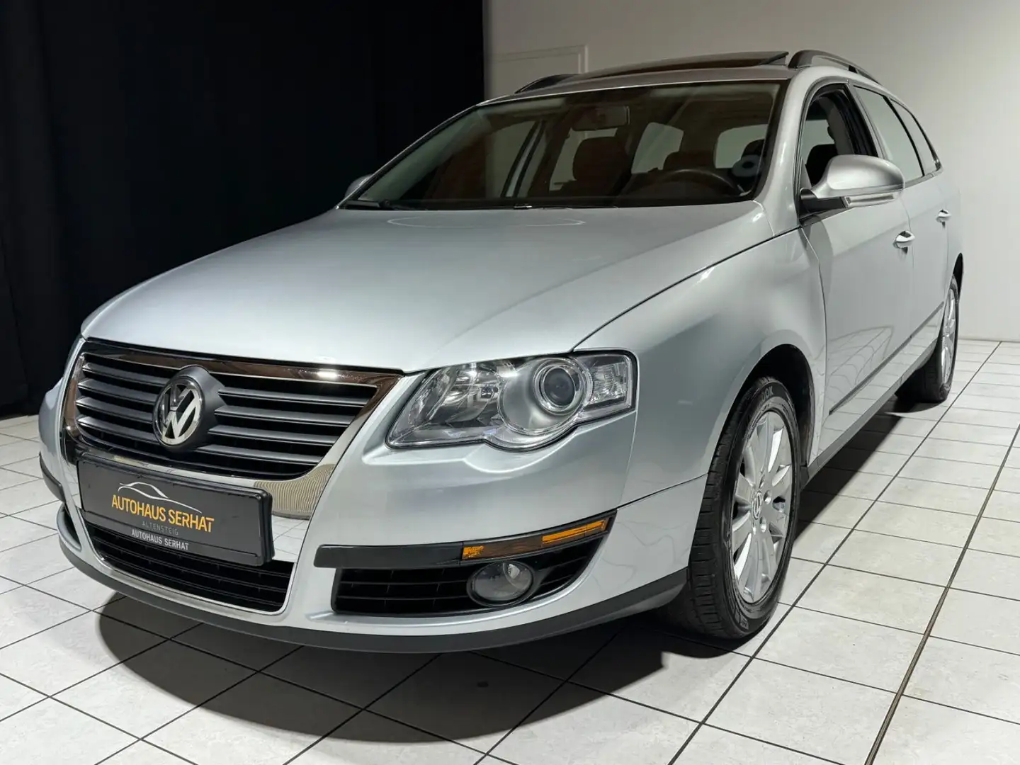 Volkswagen Passat Variant Trendline *GSD*SITZHZ*AHK*1.HAND* Silber - 1
