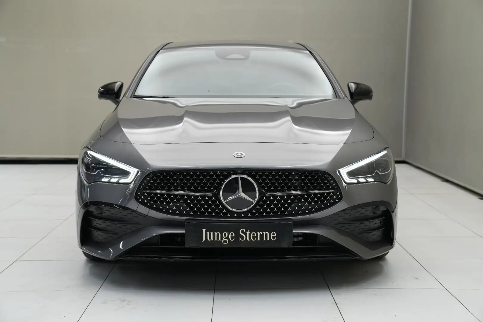 Mercedes-Benz CLA 180 d Shooting Brake AMG Line SpurW LM Gris - 2