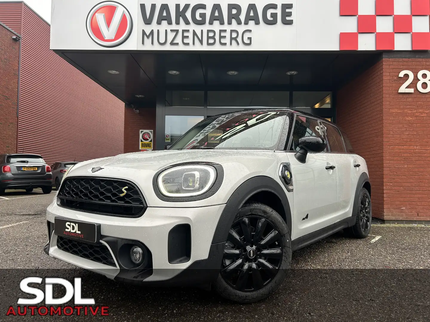MINI Cooper SE Countryman Mini 1.5 ALL4 Classic // FULL LED // NAVI + CARPLA Blanc - 1